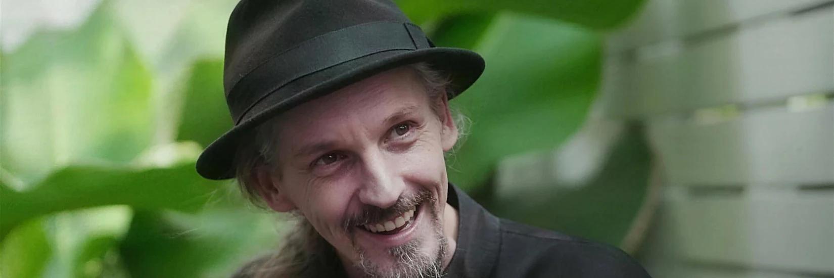 Kratom a mozek: co ukázal experiment Hamiltona Morrise