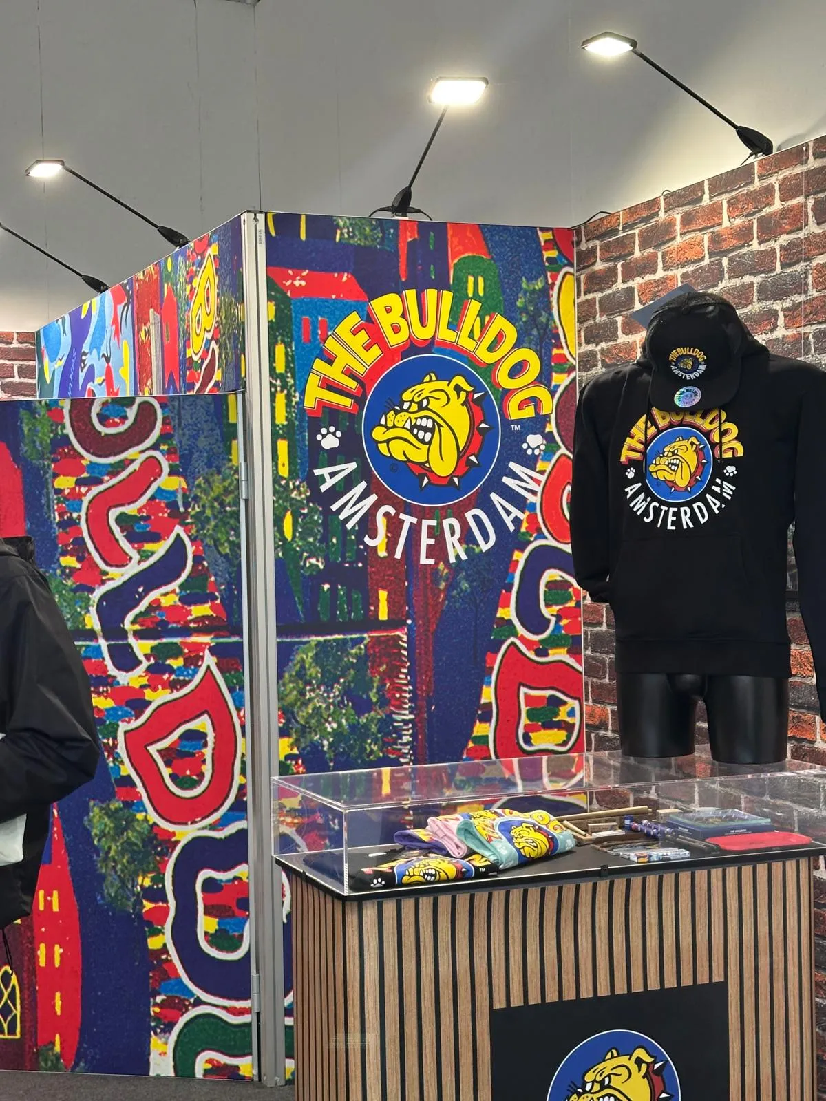 Merch stánek The Bulldog Amsterdam na Mary Jane Berlin 2026